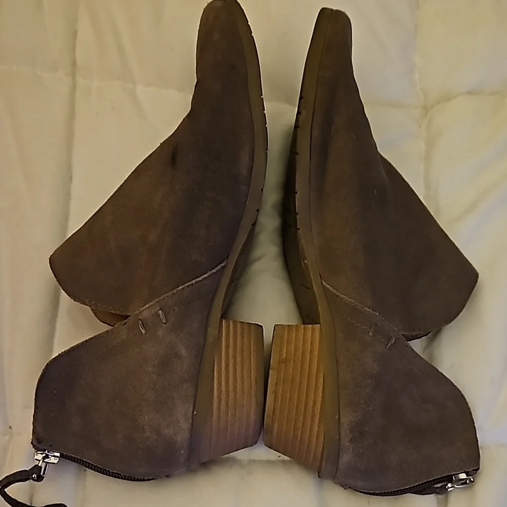 Kenneth Cole Reaction Brown Suede Women's Ankle Boots Size 8.5